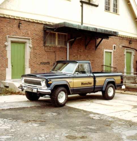 Jeep® Heritage | 1976–1983 Jeep J-10 Honcho